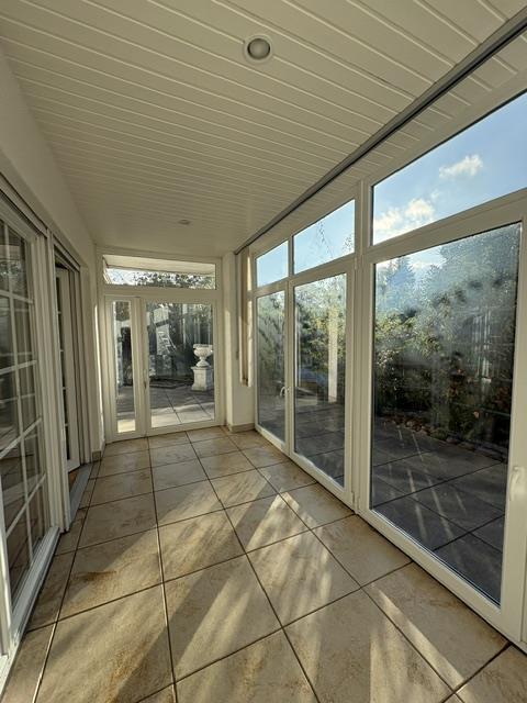 Überdachte Veranda nach Westen